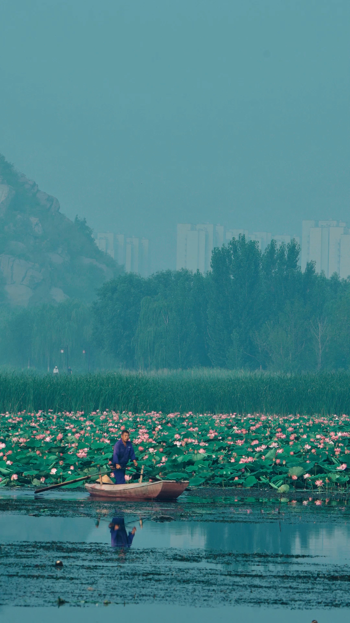 在华山邂逅现代版的“孤舟蓑笠翁”