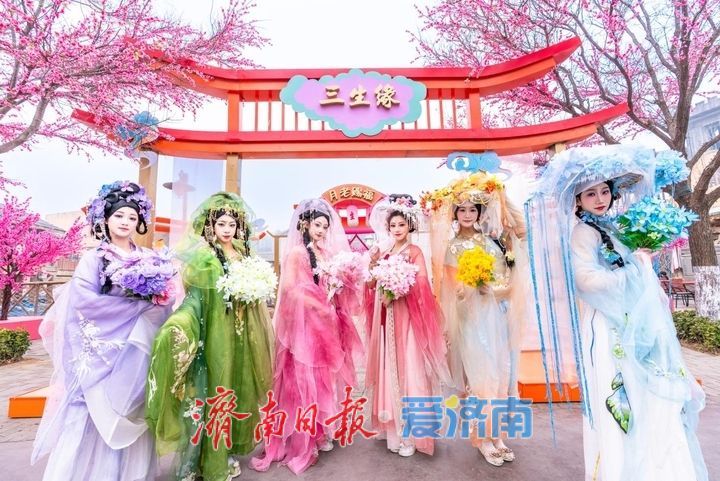 正月初五，山东200家旅游景区接待游客463.5万人次，营业收入2.2亿元