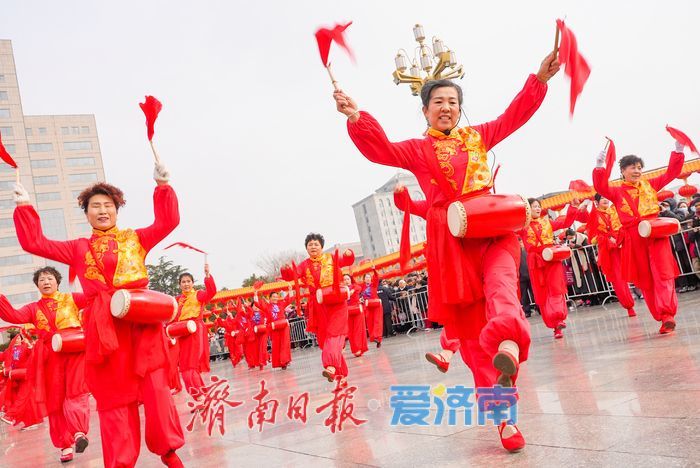 马跃新春闹元宵 民俗展演庆佳节