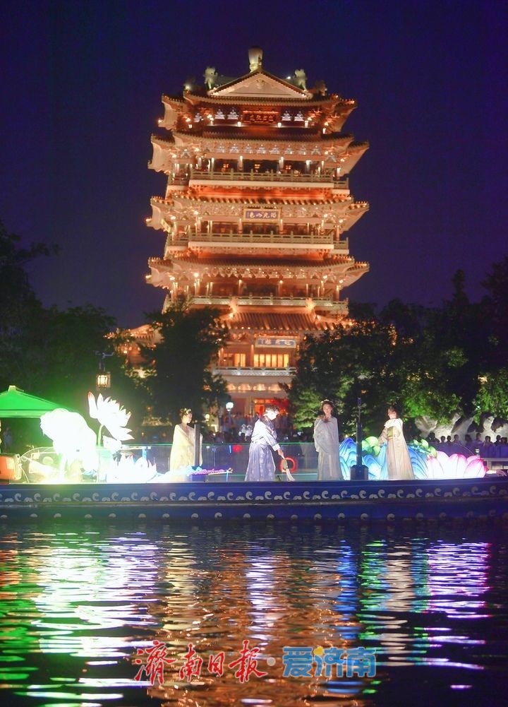 泉城新景致，明湖画中游