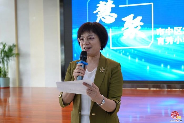 “慧聚”——市中区第八期访校活动走进育秀小学