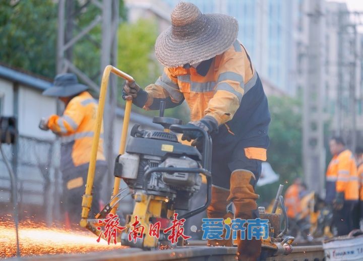 热辣滚烫战酷暑，不惧“烤”验铸坦途