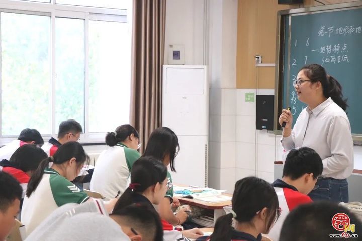 东城逸家中学：示范引领展风采 深耕课堂共成长