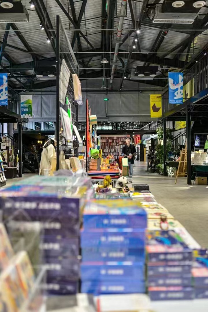 山东两家书店被评为2024“年度最美书店” ！济南阡陌书店·579百工集店上榜