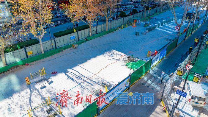项目强省会｜泉城路“老街新装”：核心区石板路面初现雏形