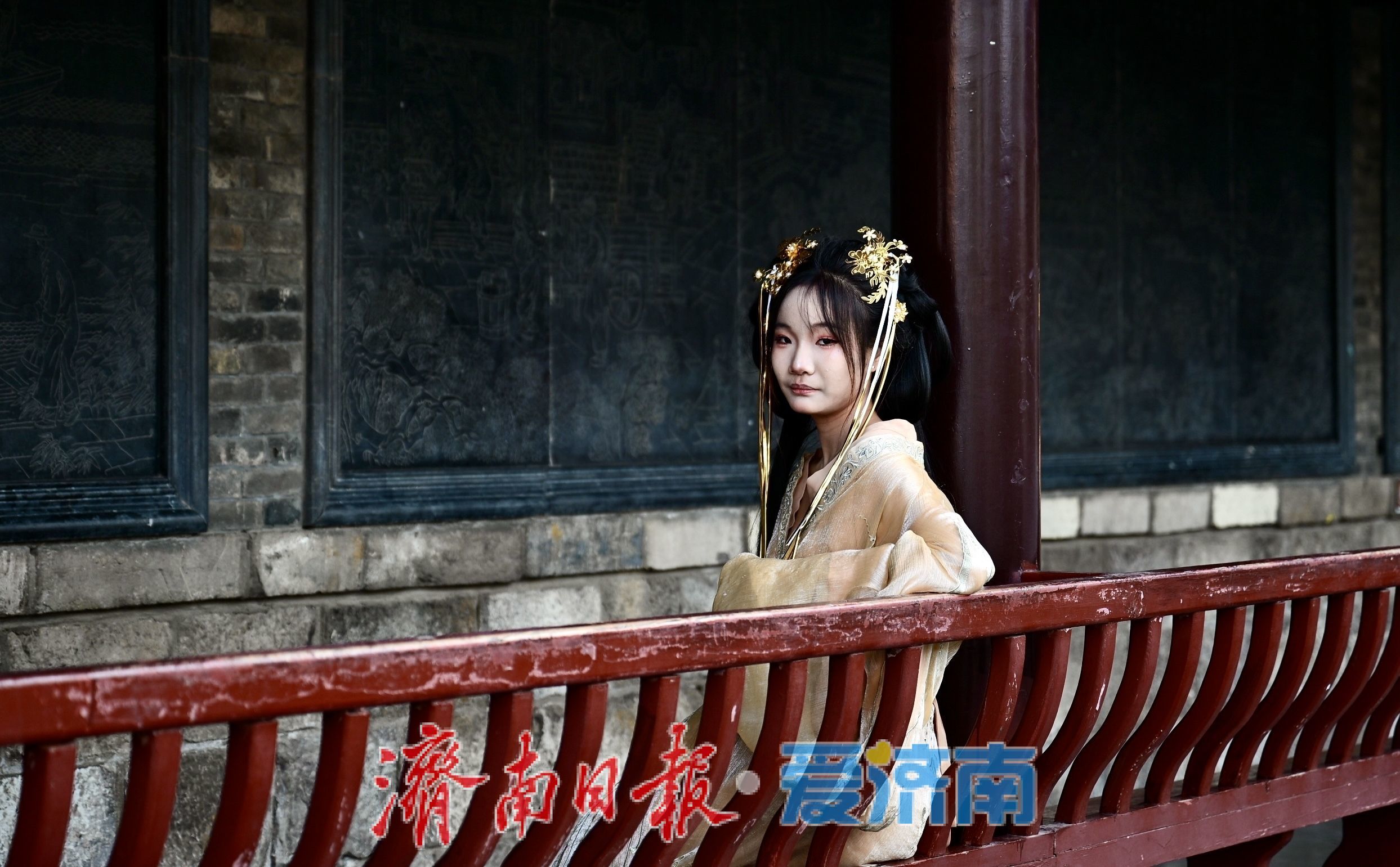 雪落曲水亭，汉服踏冬来