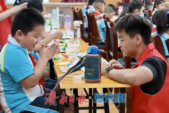  “七彩课堂”点亮暑期“爱伴童心”筑梦成长 我市举办外来务工人员子女暑期关爱活动