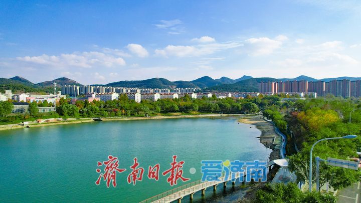 夏日寻凉趣戏水 龙鼎滨湖公园掀起夏日亲水热潮