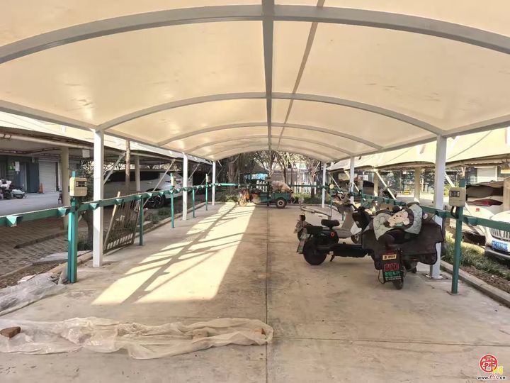 暖心车棚“诞生记”：普集大观园小区居民用行动点亮幸福生活