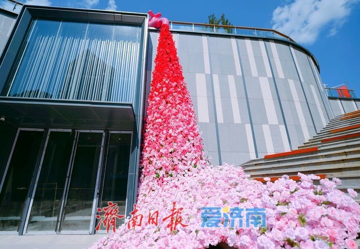 双地铁直通商业区，安成街站新出入口别致“花海”吸睛