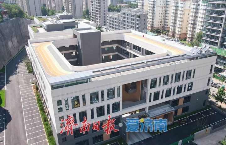 济南中央商务区国际学校和科教中心项目完工，“空中操场”亮相