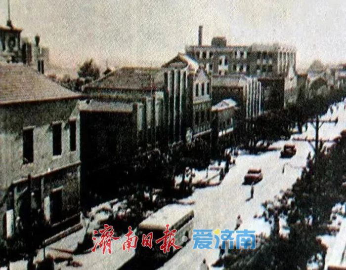 泉城路：一条街与一座城