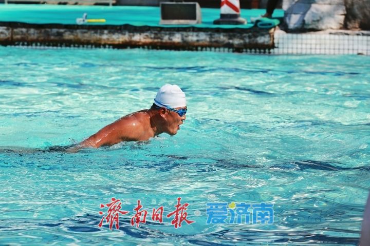 泉在济南过大年丨泉水逐浪迎新春 济南泉水浴场春节畅游热度高