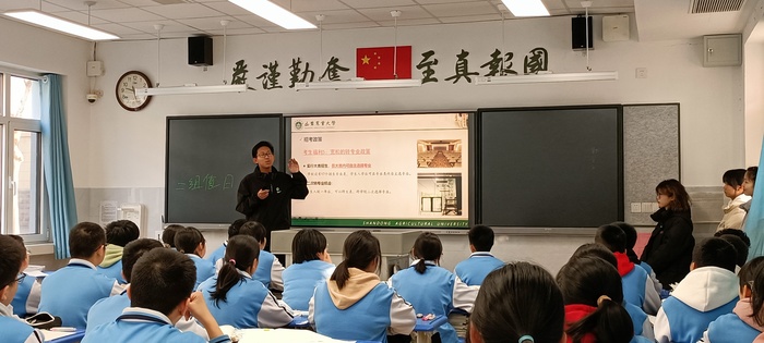 历城一中迎校友回访，山农大学子为师弟师妹传授经验