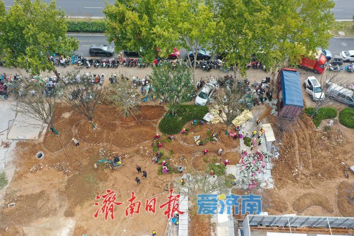 济南西城龙湖天街撤除围挡，外部环境升级即将亮相