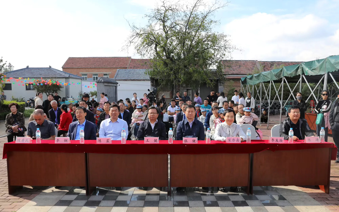 普集街道举办“学用‘千万工程’礼赞丰收中国”暨桥子村第十五届“戏曲文化节”活动