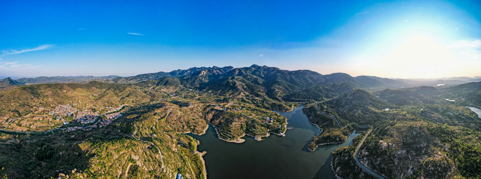 一年四季 泉在济南丨秋韵漫染莲花山 青山碧水铺展生态画卷