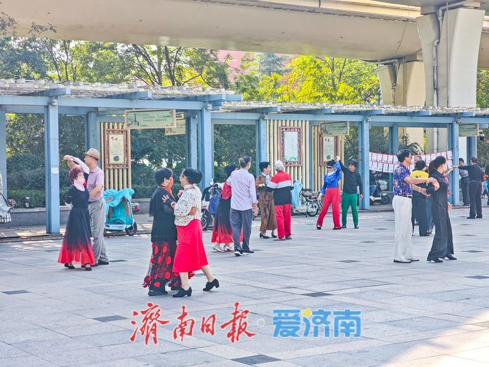 晨光映睦邻 烟火暖泉城 济南睦邻广场绘就宜居民生幸福画卷