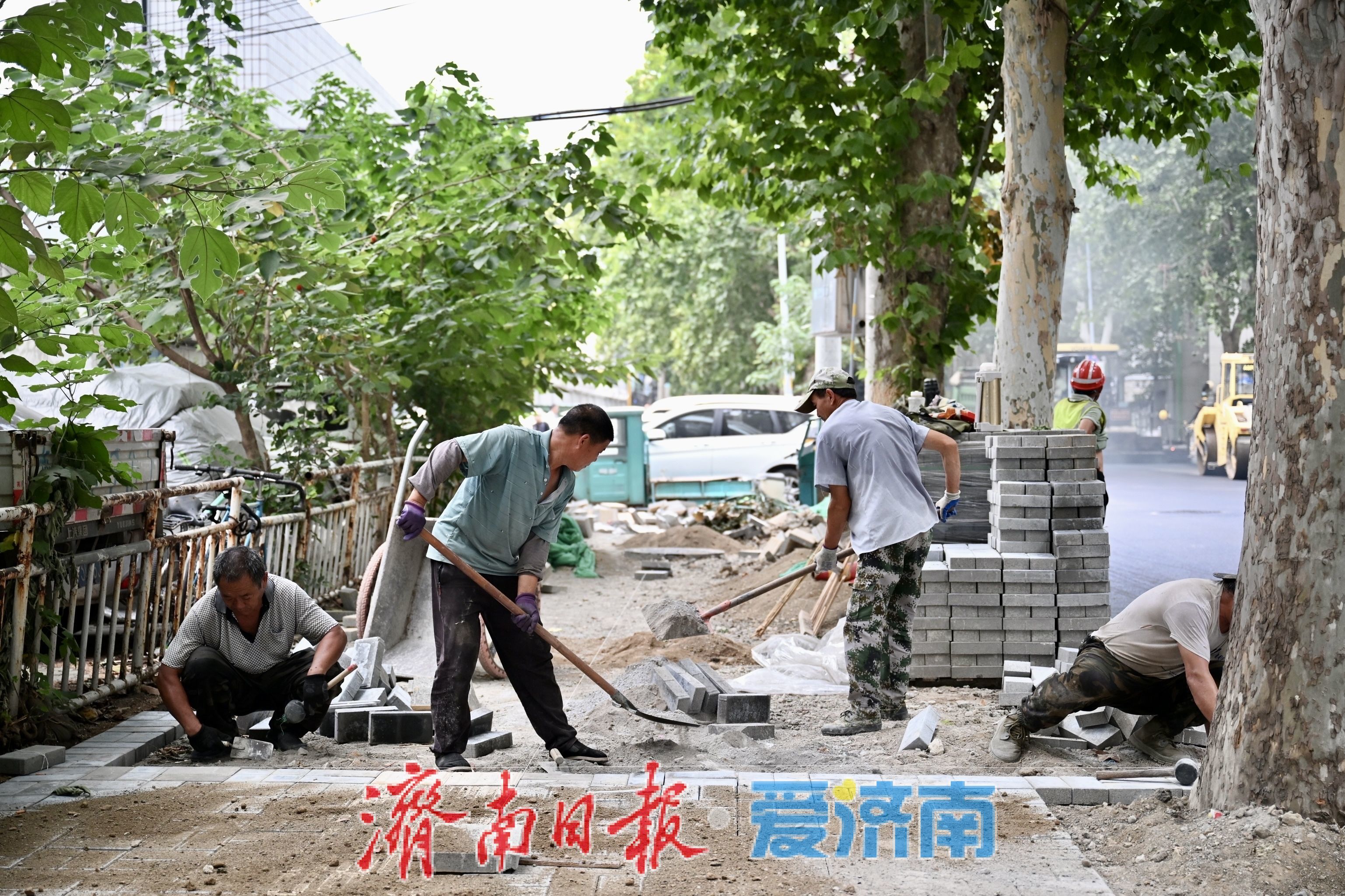 济南天桥区交校路实施道路沥青摊铺改造 片区道路品质全面升级
