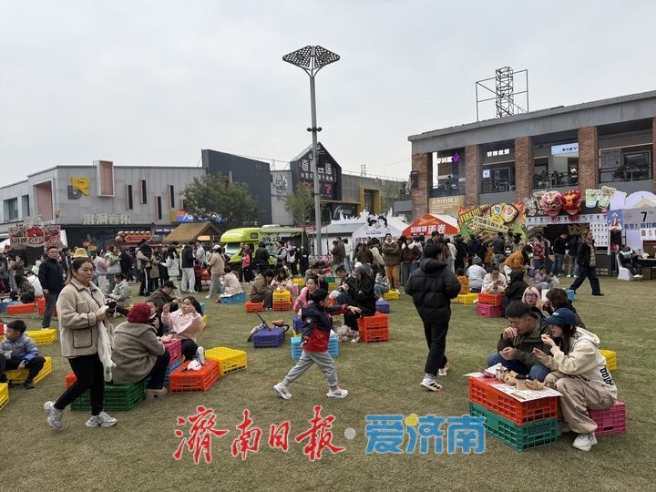 济南创意活动点燃城市消费新引擎，“汉堡长龙”里有啥流量密码？