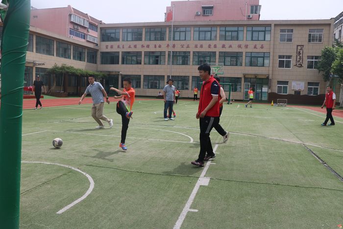 “爱与希望”益“起”同行——爱心企业走进济南市影壁后街学校