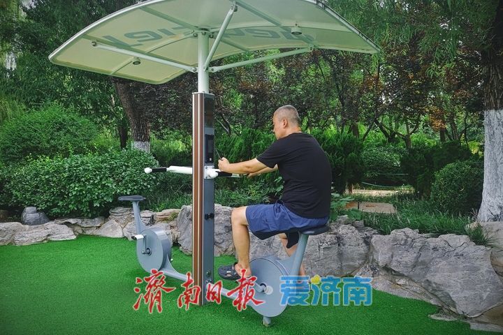 绿意林间享运动 公园智慧健身驿站受市民青睐