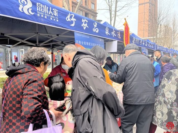 首场开售即火爆“泉水人家”大集上演“补货忙”