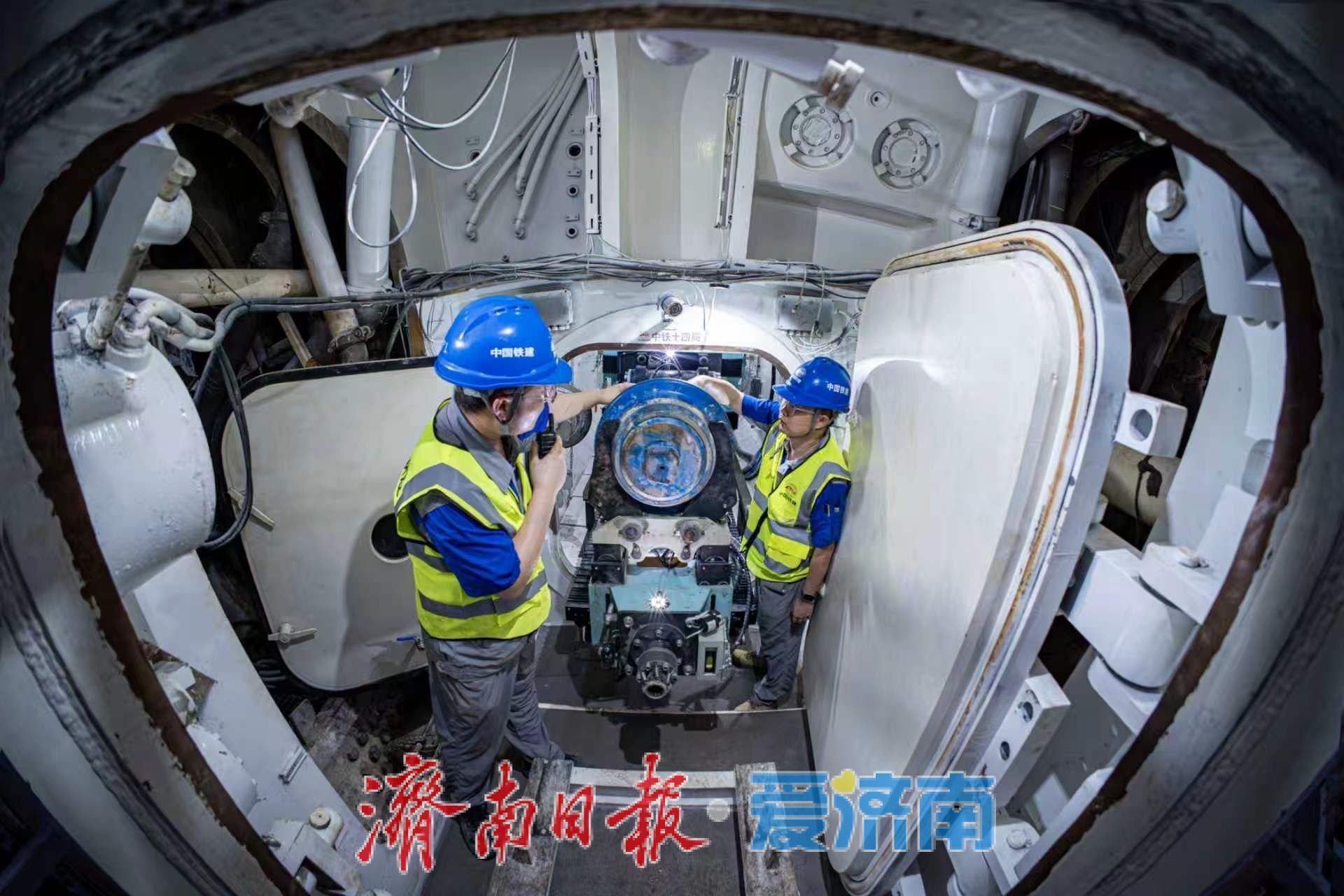 智造“换刀手” 闯关“无人区”——我国首台重载智能盾构换刀机器人攻坚纪实