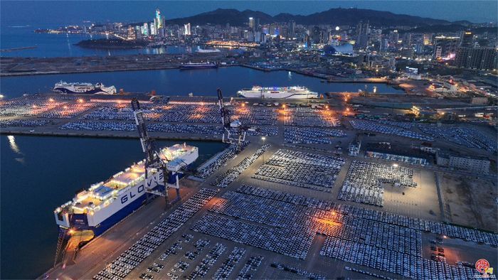 “青春华章 向海图强”