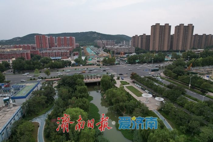 项目强省会｜腊山河西路南延段沥青铺设完成