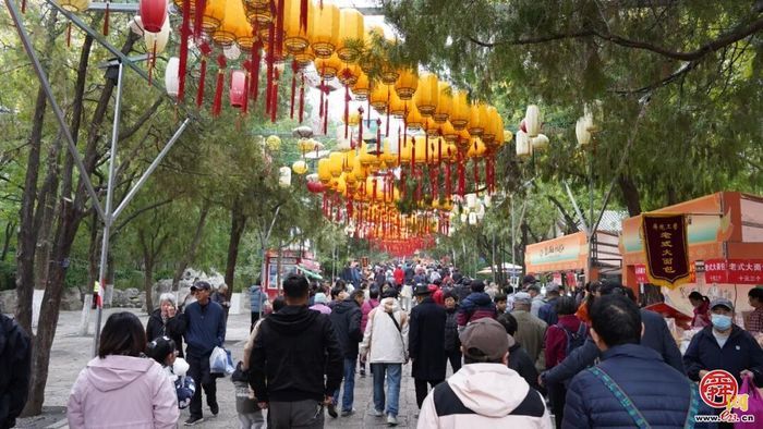 登兹历山·今又重阳 第42届千佛山“九月九”重阳山会人气爆棚