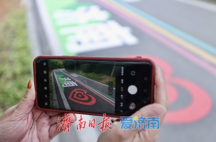佛慧山彩绘跑道走红，演绎济南“山在城中”的宜居浪漫