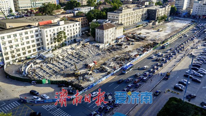 拆除收尾清理有序开展 济南站前旧楼圆满退场