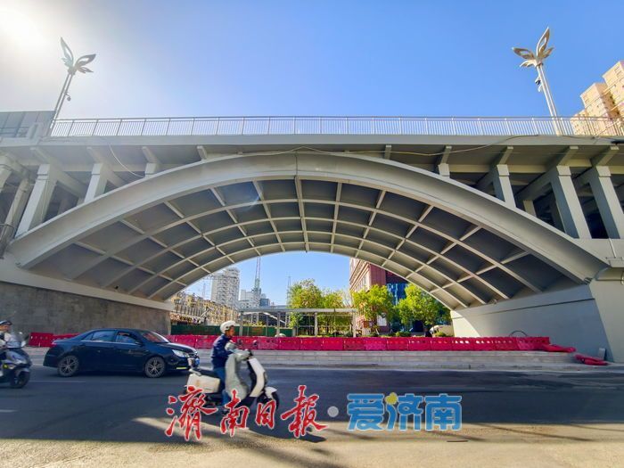 项目强省会｜多个桥洞穹顶新貌亮相！济南纬二路跨铁路天桥桥下改造提速