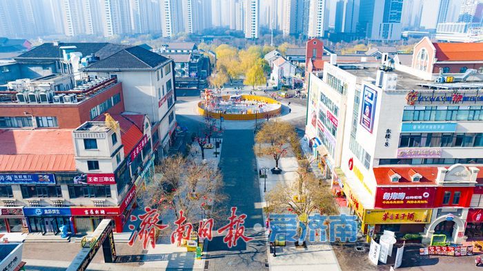 一年四季 泉在济南｜印象济南布置马年花灯 中心喷泉骏马形象初具规模