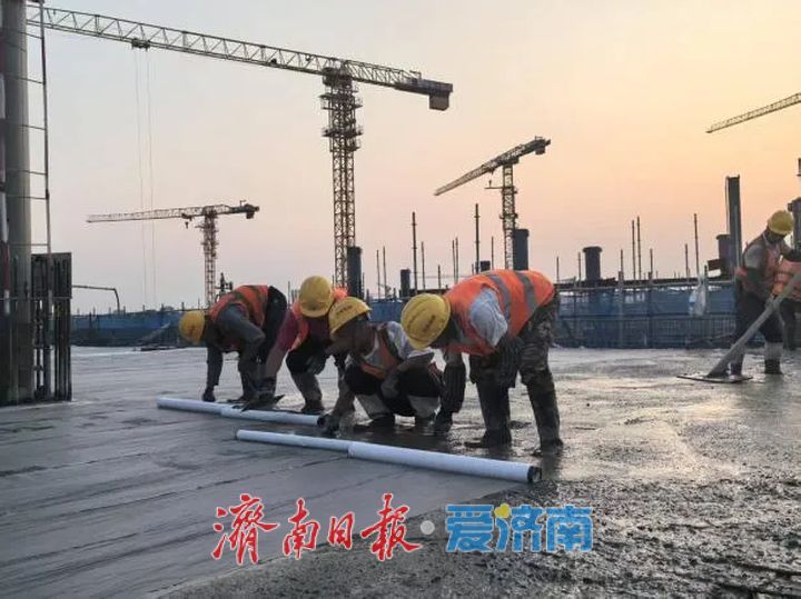 项目强省会｜起步区黄河体育中心游泳馆及全民健身中心南区2-1区项目顺利封顶