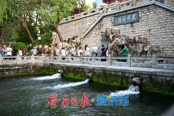  一年四季 泉在济南丨护城河水位明显上涨 泉水景观换新颜
