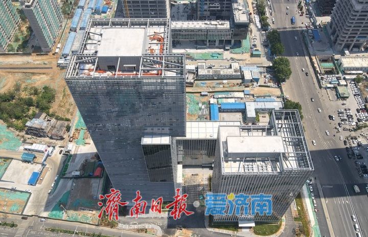 项目强省会｜明湖国际科技创新中心B7地块项目幕墙安装完成