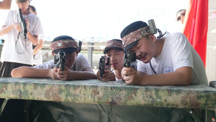 “爱我国防”2025年济南市青少年军事体验活动特色课程揭秘——电磁频谱监测