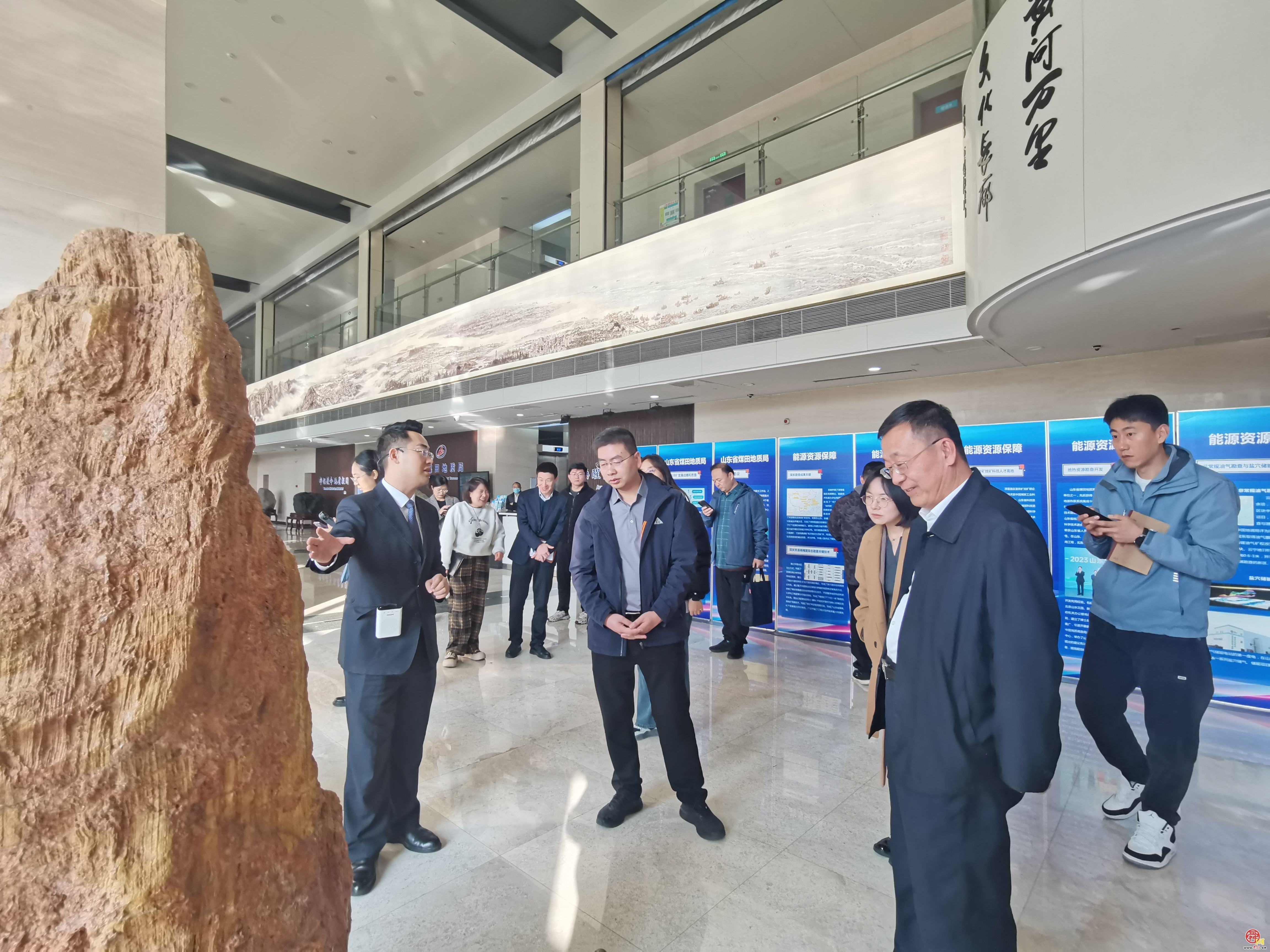 在这里“穿越”亿万年前 走进山东探矿博物馆