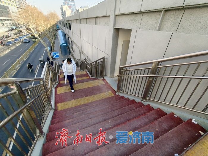 济南：便民服务“有为”，就医非机动车停放“有位”