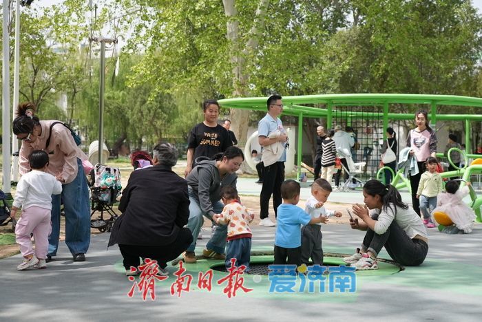 大明湖畔童趣浓！儿童友好乐园成亲子欢乐新坐标