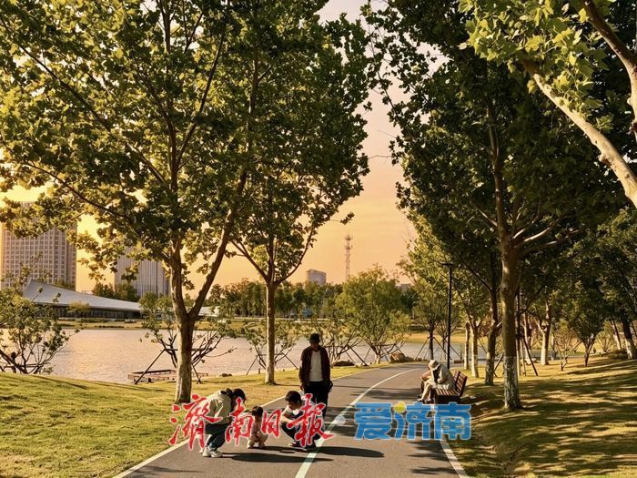 彩虹湖跃晴光，杨家河织新绿！雨后的高新东区，美成“生态调色盘”