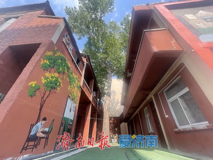 彩绘添彩！红砖小楼焕发新活力