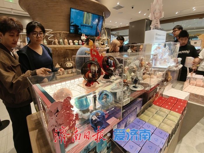 “潮玩经济”热度攀升注活力