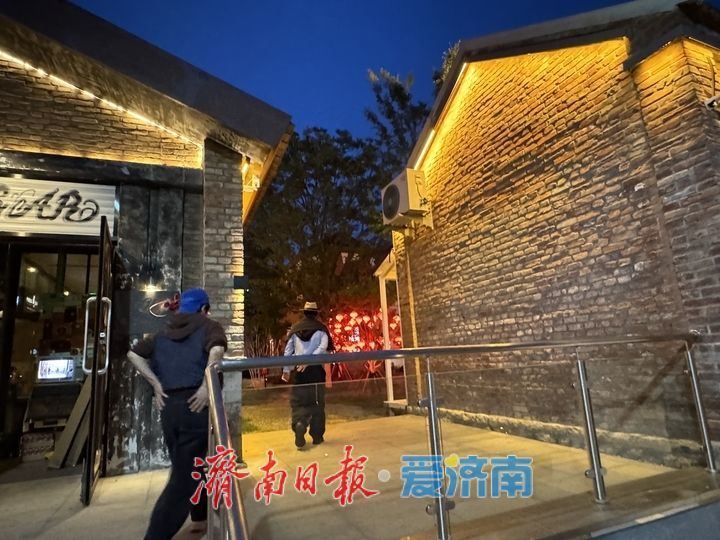 华灯映古巷 上新街绘就泉城夏夜浪漫