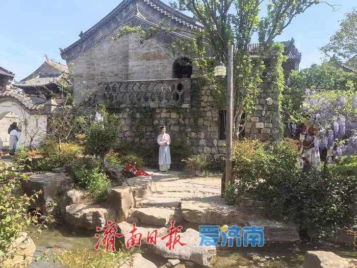 济南这个地方小桥流水四月天，疏花绿柳超出片