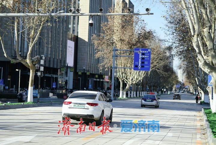 泉城“金街”首段改造完成开放通行