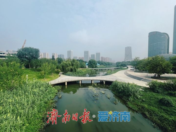 盛夏腊山河绿意盎然