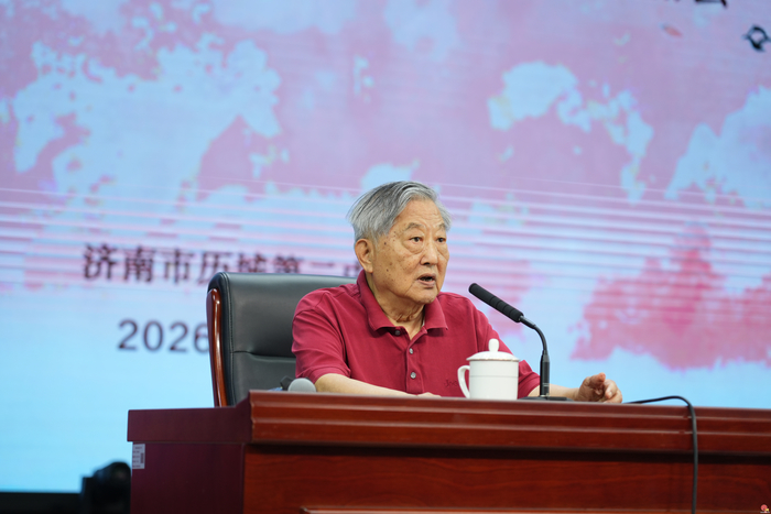 人文之光耀彩石，诗心词韵润青春——著名诗人桑恒昌走进历城二中彩石校区